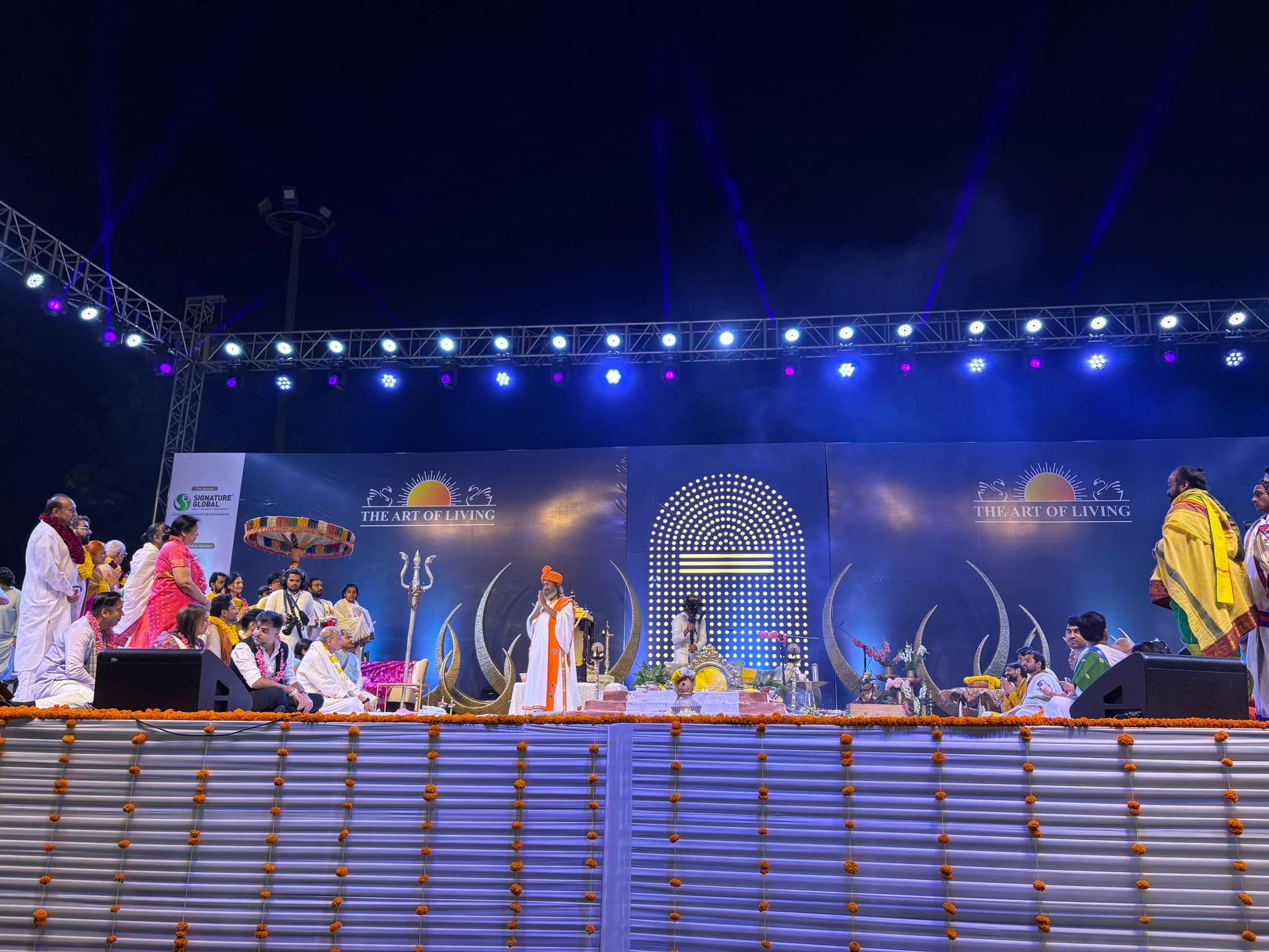 Thematic Decor & Lighting