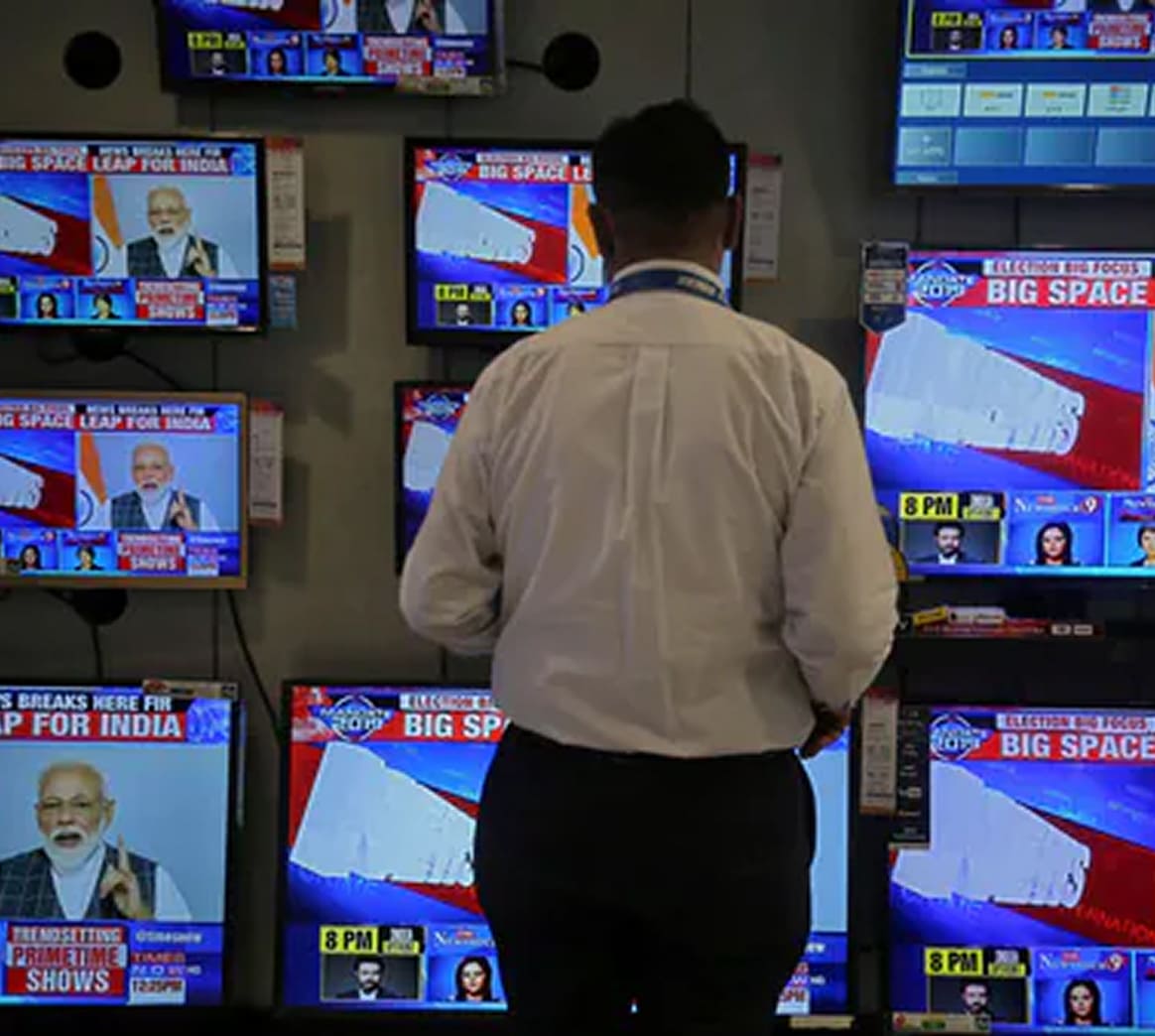 LED Screens & Live Coverage